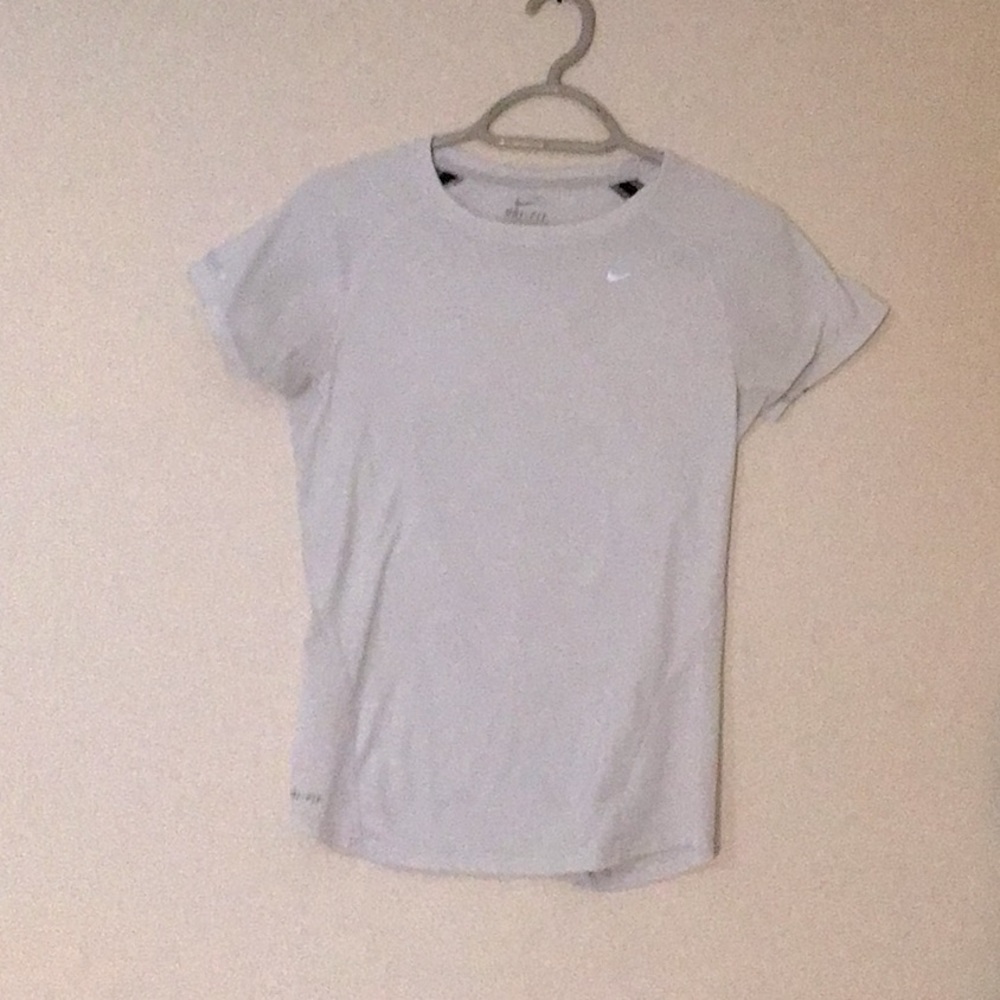 Nike dry-fit white athletic t-shirt XS